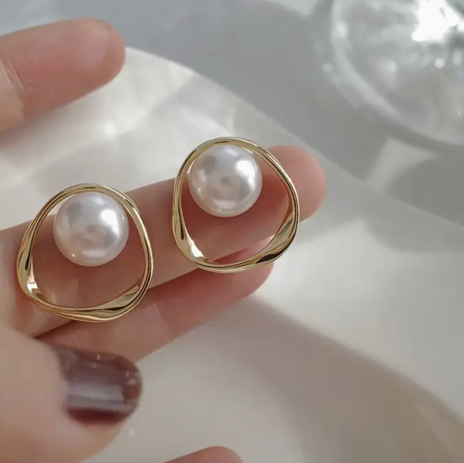 「Épure(エピュール)」パールピアス