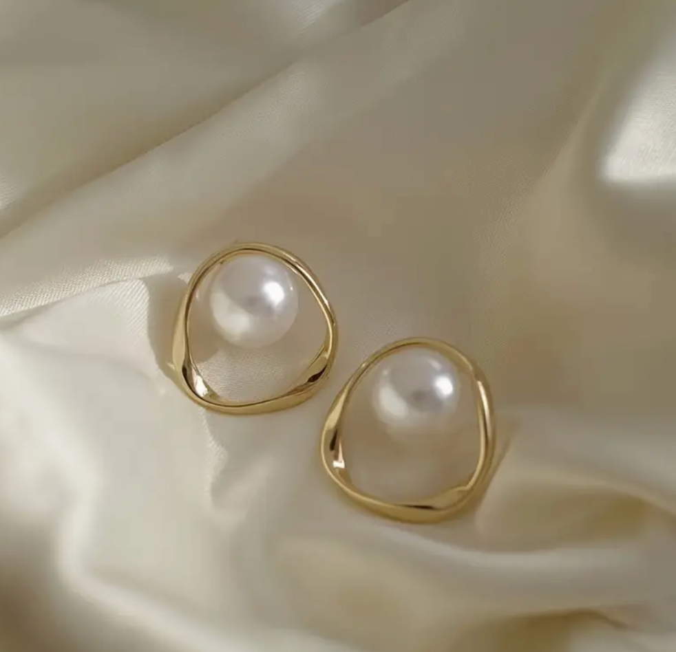 「Épure(エピュール)」パールピアス
