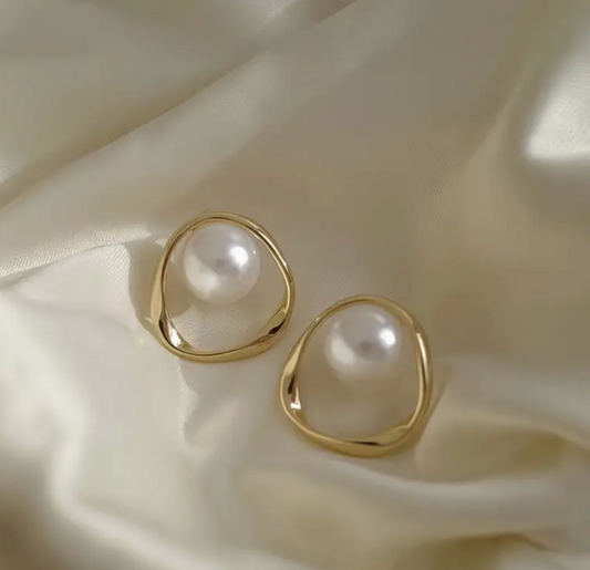 「Épure（エピュール）」パールピアス
