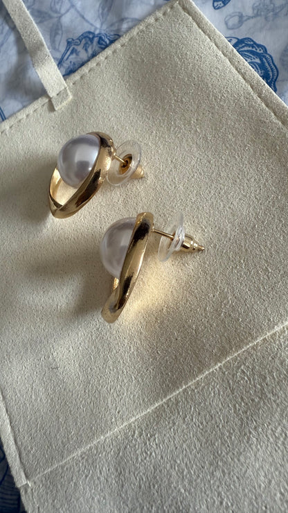 「Épure（エピュール）」パールピアス